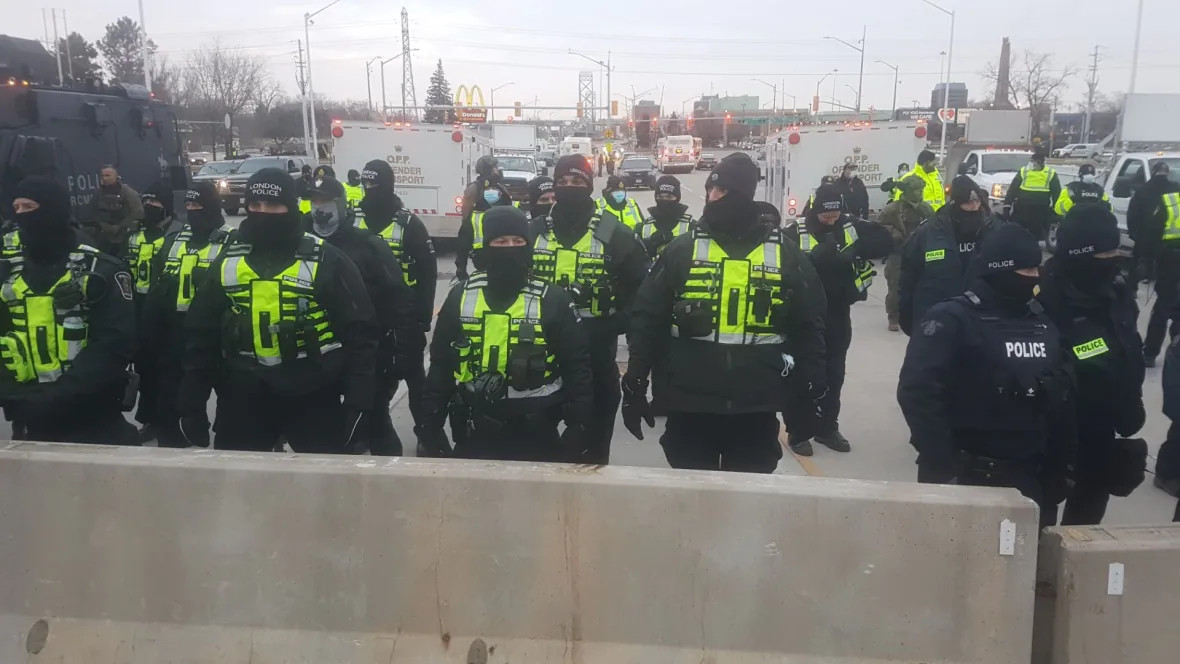 Sgombero della polizia stamattina al confine Windsor