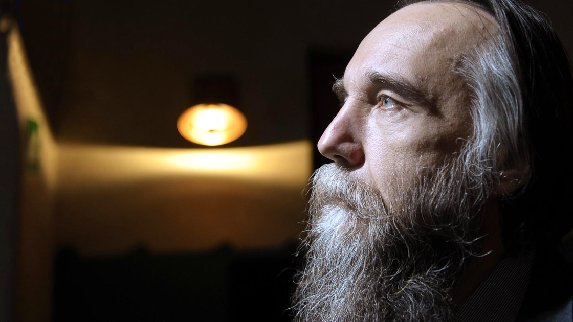 Dugin: “I russi devono salvare l’Europa dalle élite liberal che la stanno distruggendo”