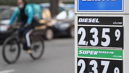 Aumento gas "ingiustificato": ENI sta speculando sulla guerra