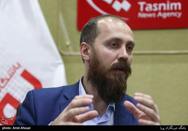 L'analista geopolitico Savin: "In Ucraina laboratori biologici americani. L'obiettivo era la Russia"