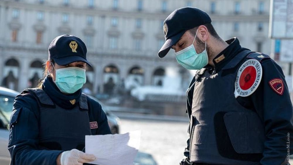 Controlli polizia Coronavirus covid posti blocco napoli