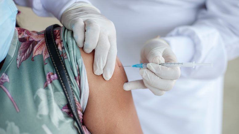 Malata di sclerosi multipla, la sua odissea dopo aver fatto il vaccino