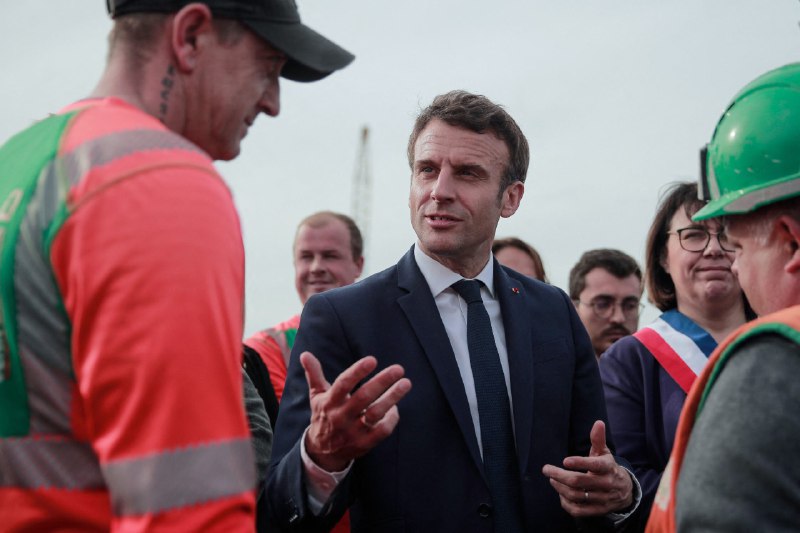 La Sinistra non dovrebbe votare per Macron