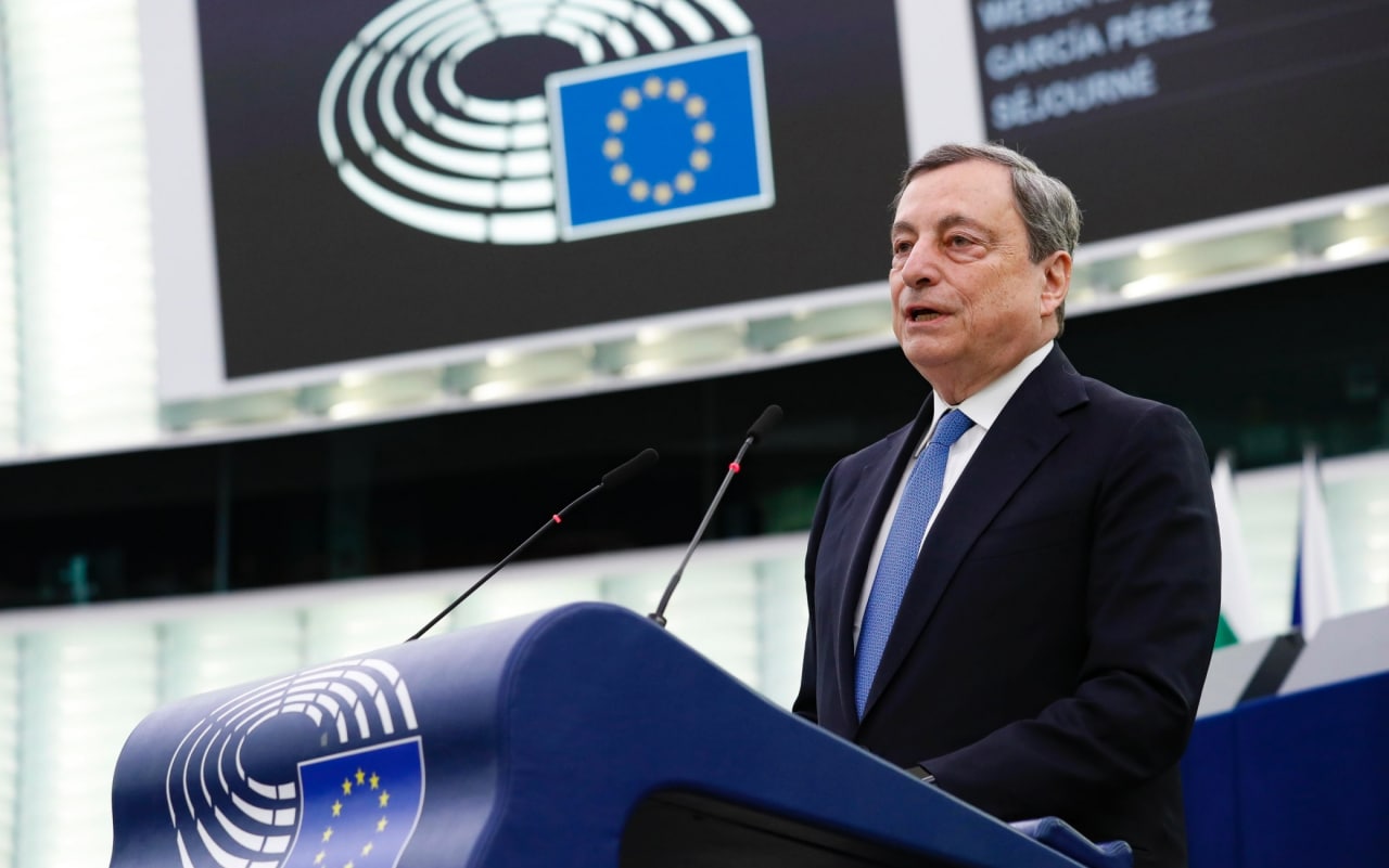 Draghi liquida la pace e il superbonus 110: meglio le elemosine di Stato da 200 euro
