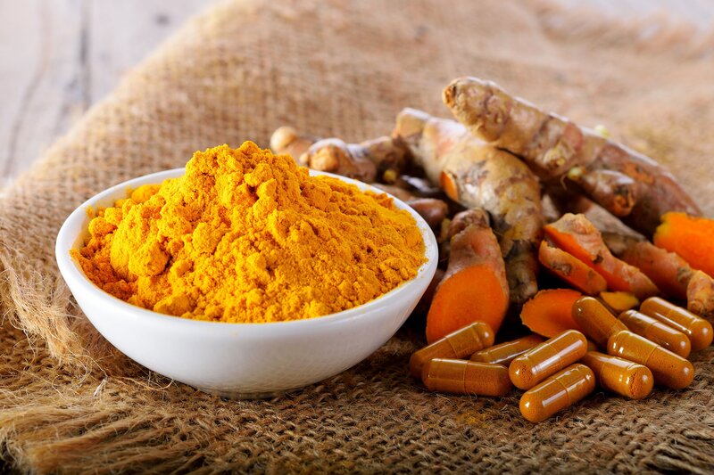 Curcumina più efficace su omicron rispetto a clorochina
