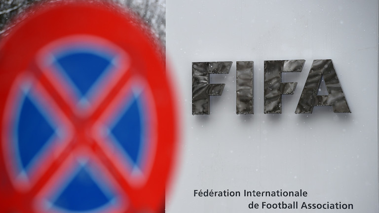 FIFA regole atleti transgender