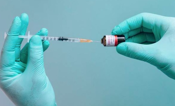 Due studenti di medicina in terapia intensiva poche ore dopo il vaccino Pfizer