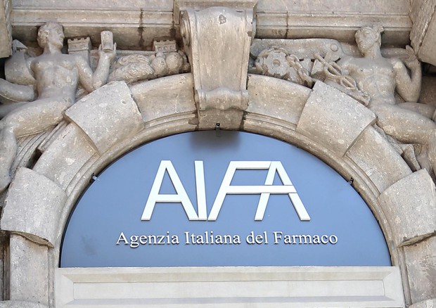 Una reazione ogni mille dosi, il 18% gravi il nuovo report AIFA sui vaccini Covid