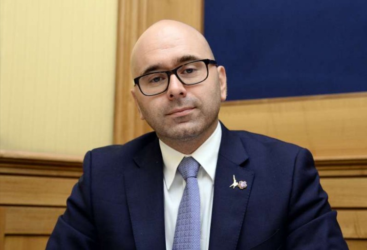 La Lega vuole il reddito di cittadinanza. Ma per i super ricchi