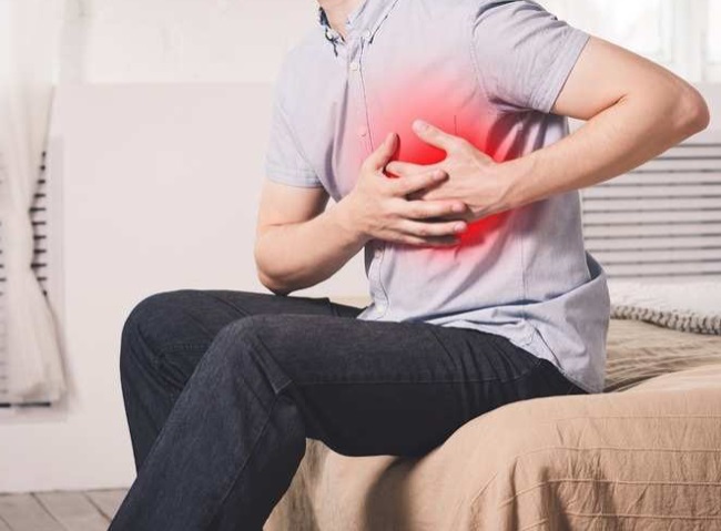 Cardiologo siciliano con gravi reazioni avverse al vaccino anti Covid-19