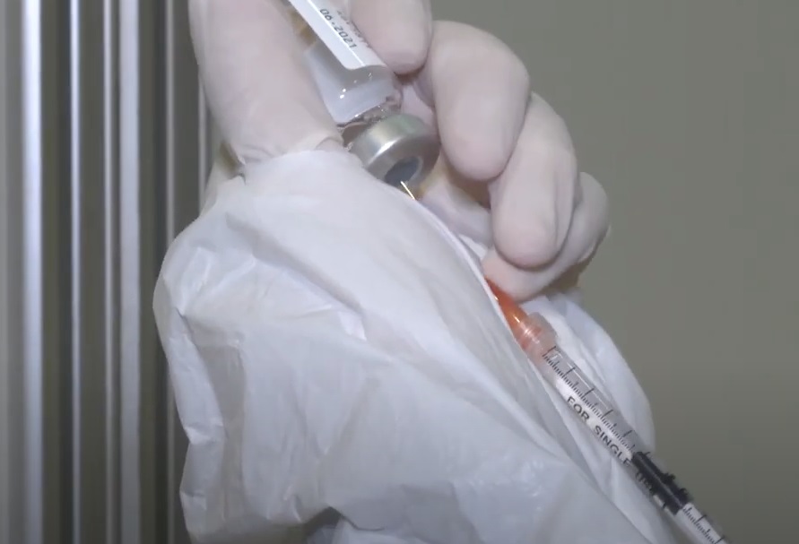 Iniziate le somministrazioni del vaccino aggiornato prime segnalazioni di eventi avversi