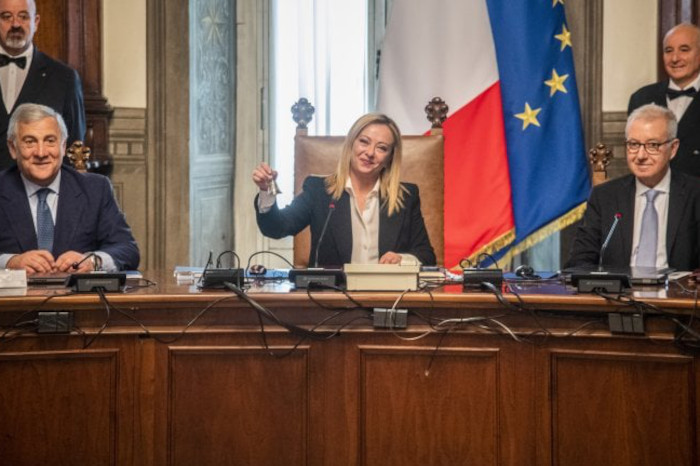 La multa passa, la pelle resta: il governo annulla le sanzioni contro chi ha detto NO all'obbligo vaccinale