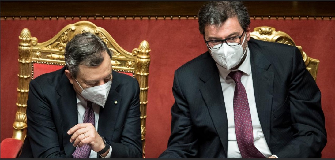 Giorgetti si lamenta delle famiglie italiane che non investono in BTP. Sarà forse che hanno finito i soldi!