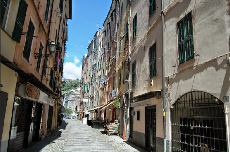 Assalto alle case degli italiani!