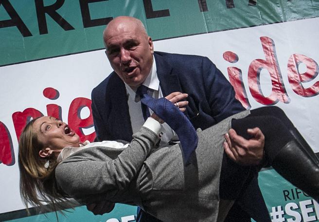 Anche l'Italia è un paese fuorilegge?