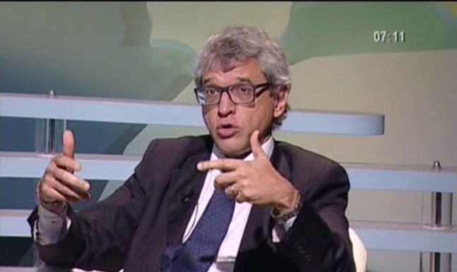 Combattere il sistema-euro ed il Potere per vie legali: l’ultima follia di certi “imbonitori di folle”