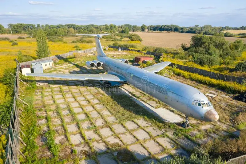 Basta aerei: dal 2030 aeroporti inglesi chiusi