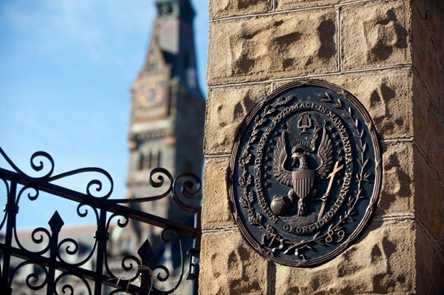 I Gesuiti della Georgetown University: la scuola degli sceriffi globali agli ordini delle Élite dominanti