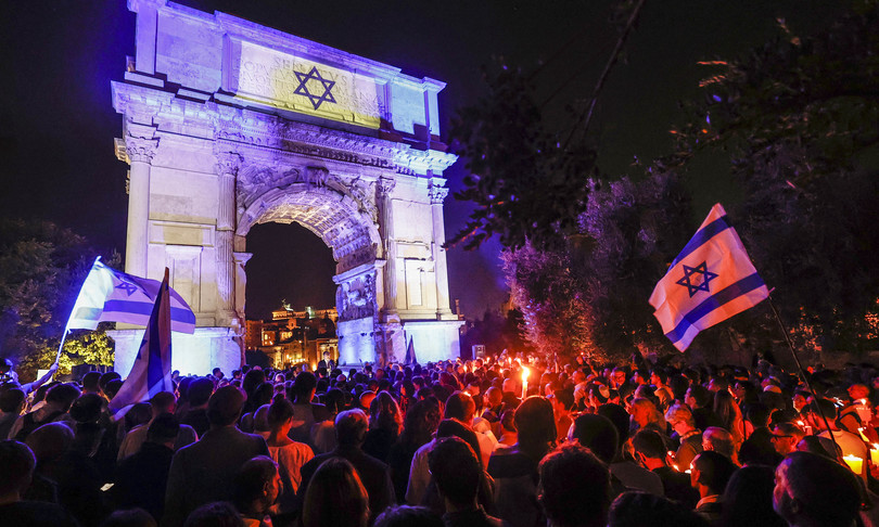 Stelle e strisce, la propaganda bellica fra Israele, Gaza e Roma