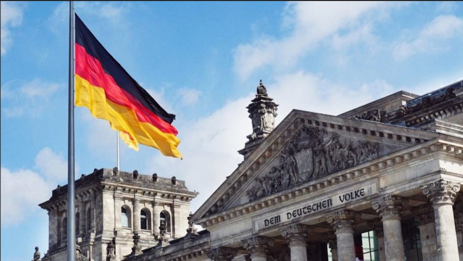 Mentre in Germania il governo pensa al lavoro da noi invece si continua ad ingrassare la rendita!