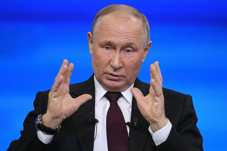 Il Presidente Putin a Milei: la dollarizzazione dell’economia argentina comporterà la perdita della sovranità nazionale