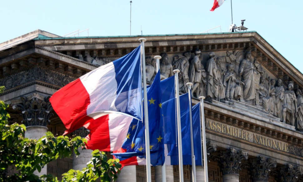 La nuova "legge anti-novax" appena approvata Francia è assai peggiore di come potrebbe sembrare