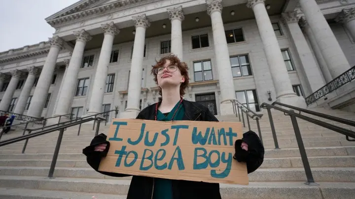 Una contea della Virginia dichiara la Giornata della visibilità transgender nel giorno di Pasqua
