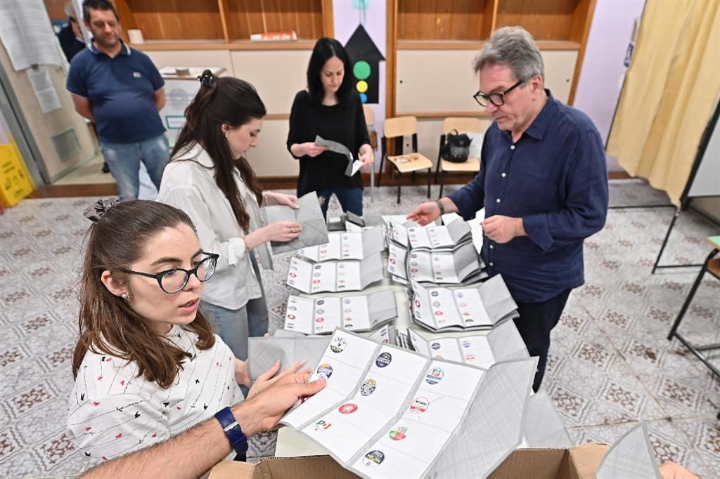 L'astensione importante non cambia nulla nel sistema dei partiti