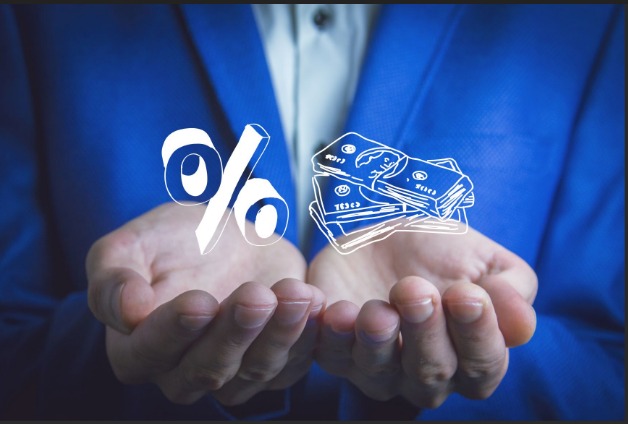 Alzare i tassi fa crescere l’inflazione! Ora anche Bloomberg scopre l’acqua calda