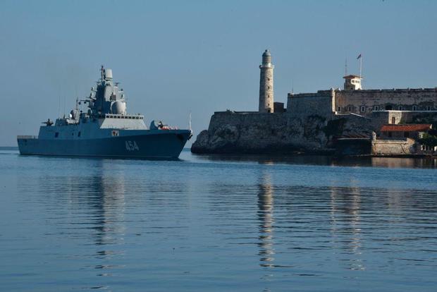 Il Re sotto scacco: la Russia avanza verso Cuba