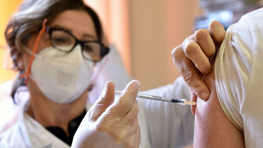 I vaccinati anti COVID-19 muoiono più dei non vaccinati