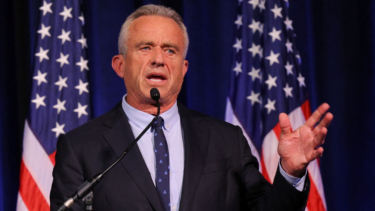Il discorso integrale di Robert Kennedy jr: "Mi ritiro e appoggio Trump, contro la guerra e le multinazionali di una nazione malata"