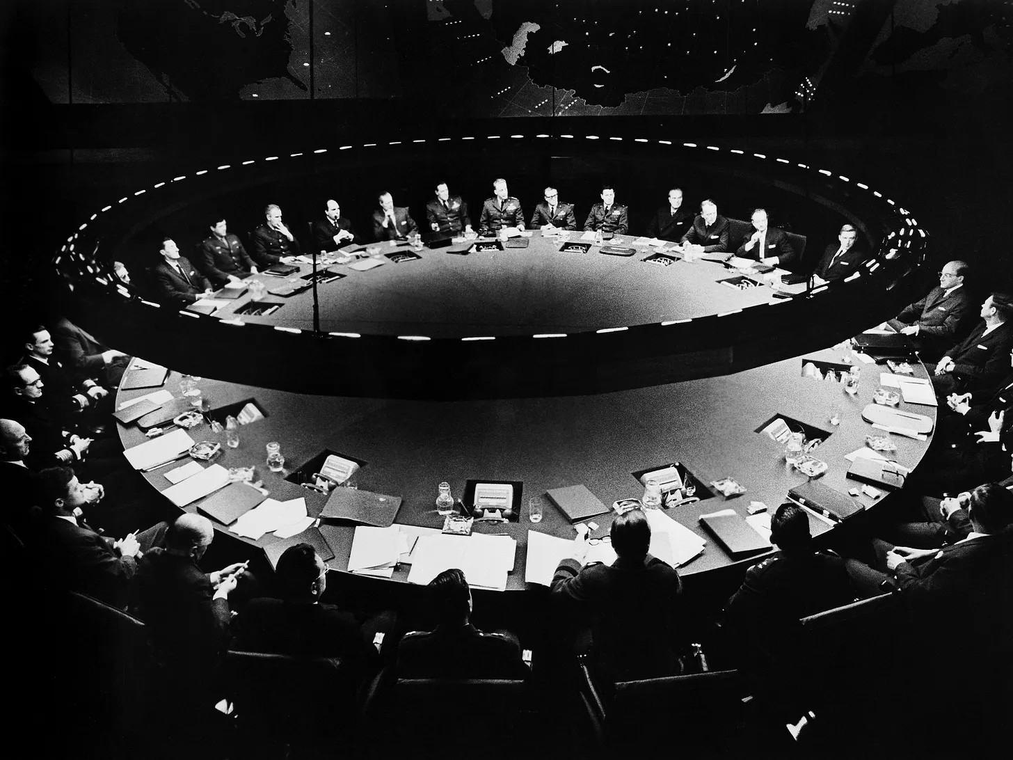 Le sinistre origini del Deep State: le contiguità indicibili che hanno portato alla guerra infinita che viviamo