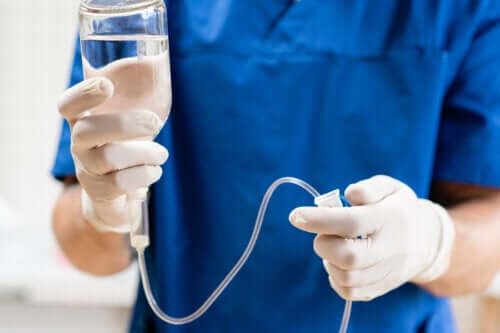 MANCA SOLUZIONE FISIOLOGICA (ACQUA E SALE) NEGLI OSPEDALI: INTERVENTI RIMANDATI!