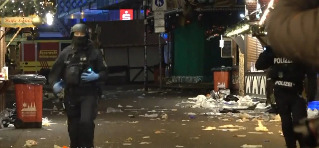 Una strana (e conveniente) narrazione emerge dall'orribile attacco al mercatino di Natale di Magdeburgo…