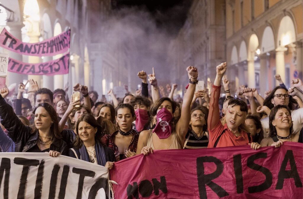 L'ombra breve del patriarcato al servizio del capitalismo della sorveglianza