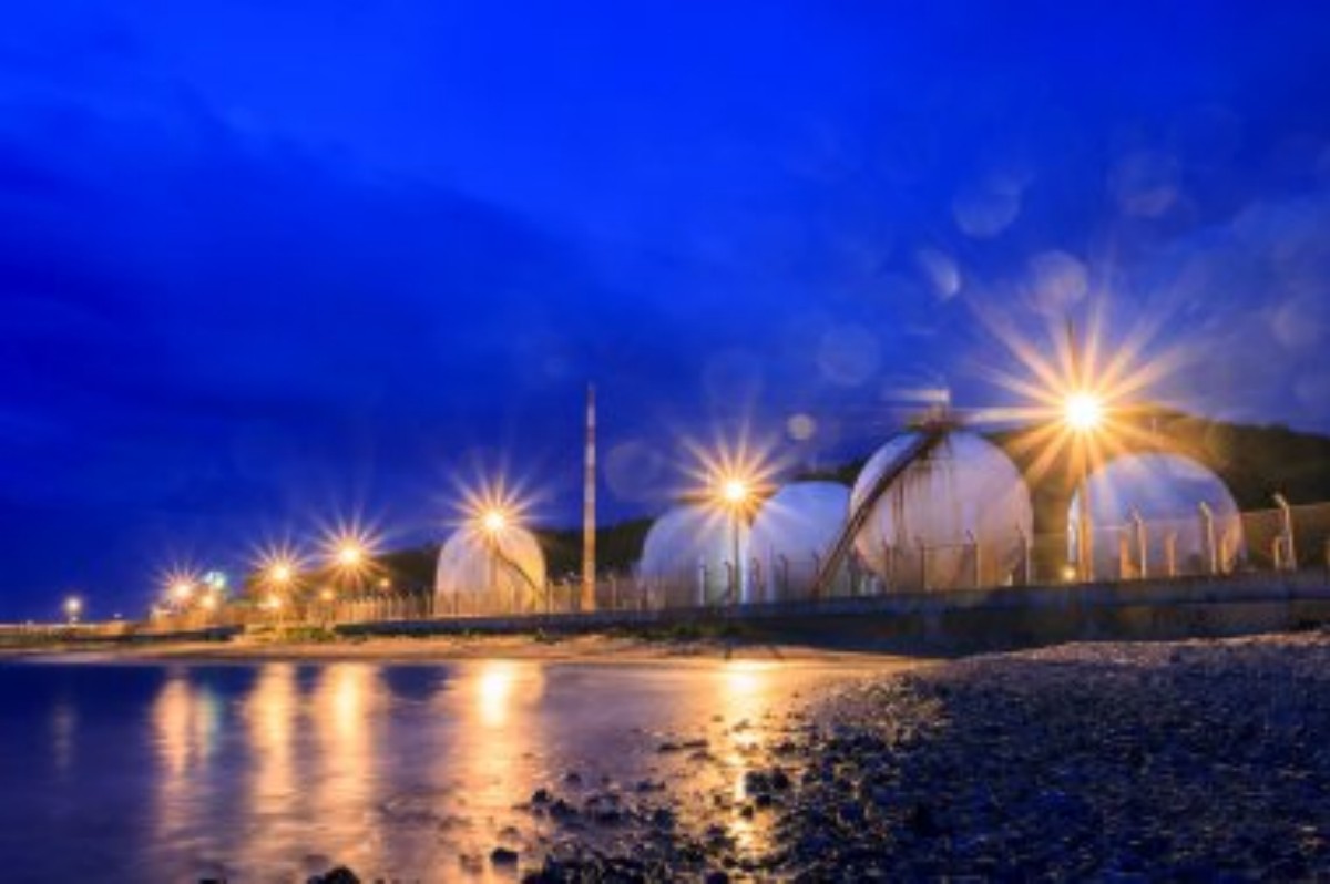 LNG_tanks