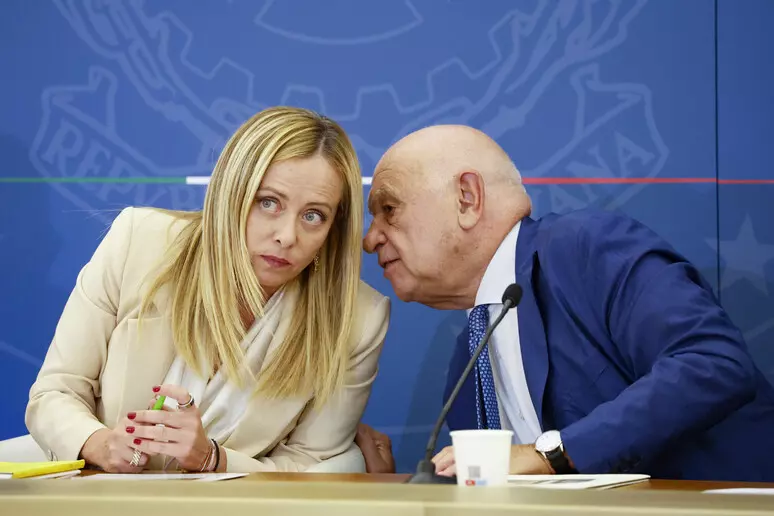 LA PATETICA FIABA DELLA RAGION DI STATO