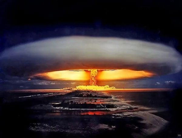 Trump sposta i bombardieri "con capacità nucleare" a distanza d'attacco dall'Iran
