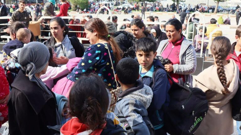 Il bilancio dei massacri sulla costa siriana supera i 1.300 morti