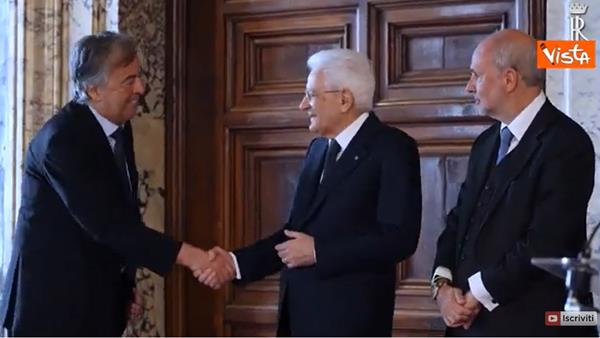Covid, Mattarella premia i militari e Burioni per il lavoro svolto