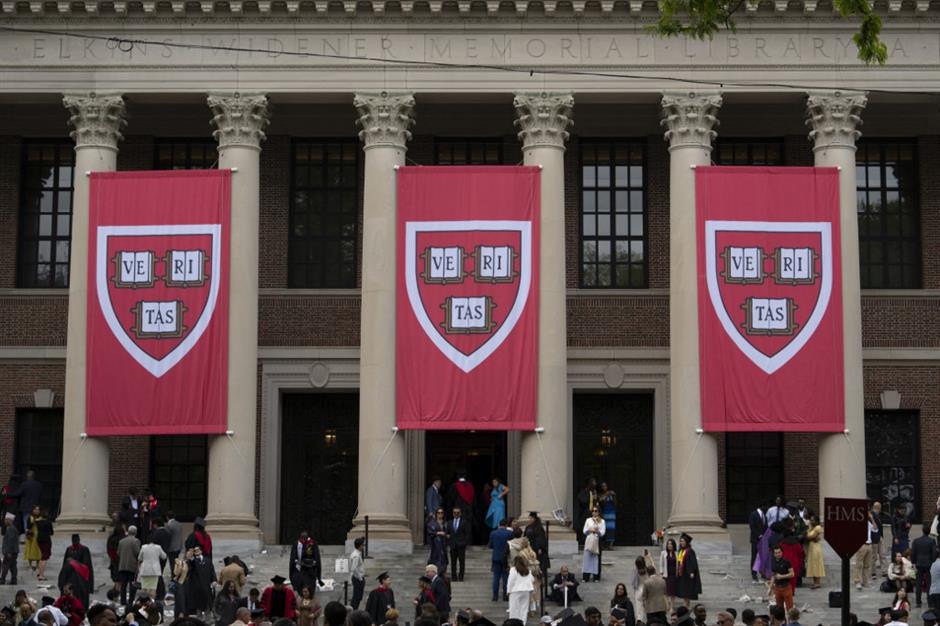 Gli Stati Uniti sottoporranno a ulteriori controlli chiunque voglia ottenere un visto per recarsi ad Harvard