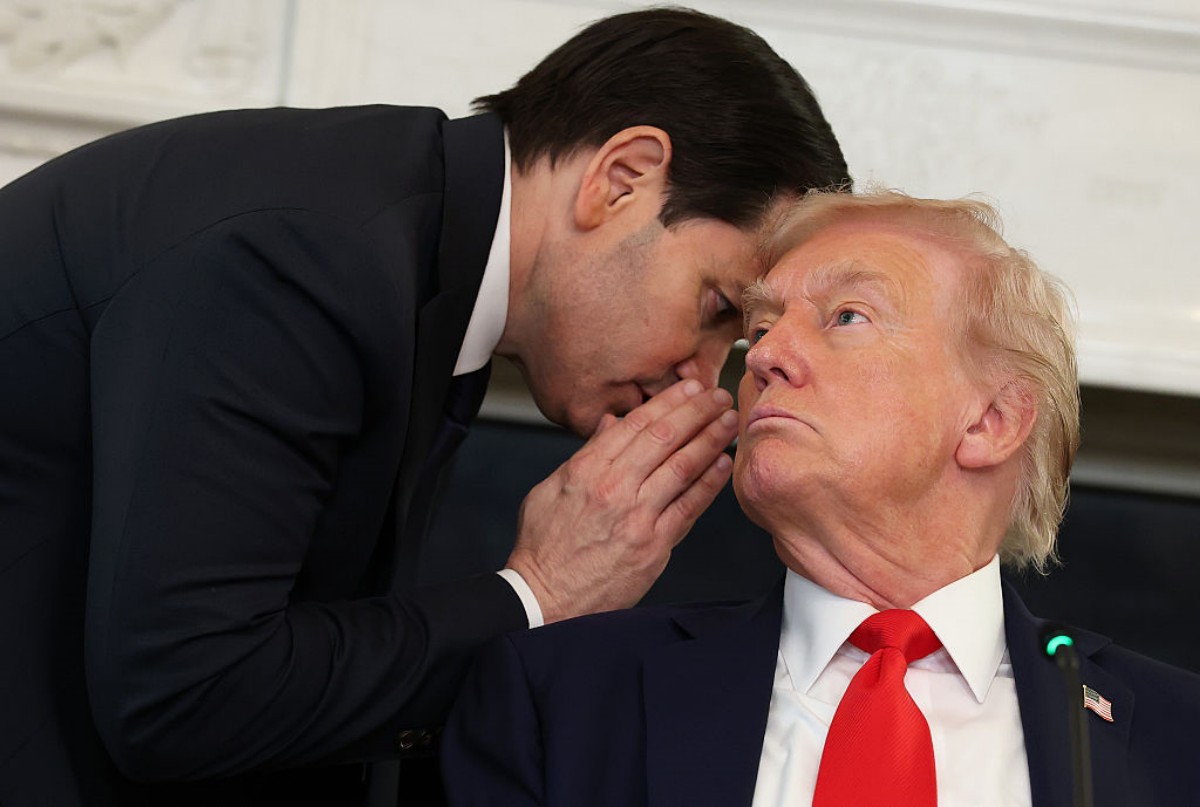trump_at_whitehouse