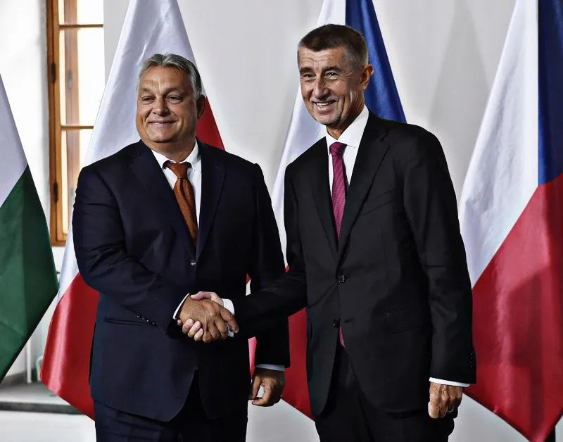 Le crisi politiche si moltiplicano e l'Europa trema
