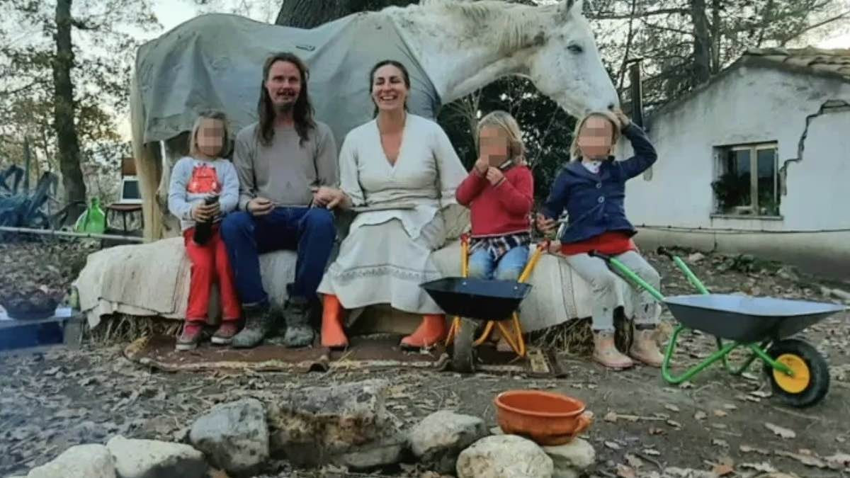 La strana storia della famiglia nel bosco: cosa c'è dietro?