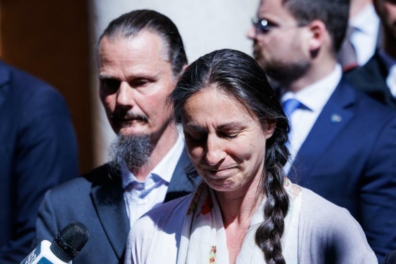 Il caso della famiglia nel bosco e la vergognosa sconfitta delle donne