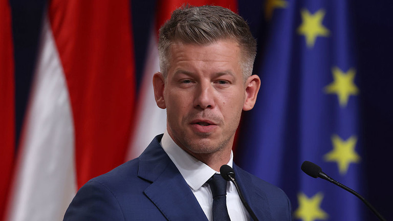 Ungheria, la “prima attivista LGBTQ” nominata ministro dell’Istruzione nel nuovo governo