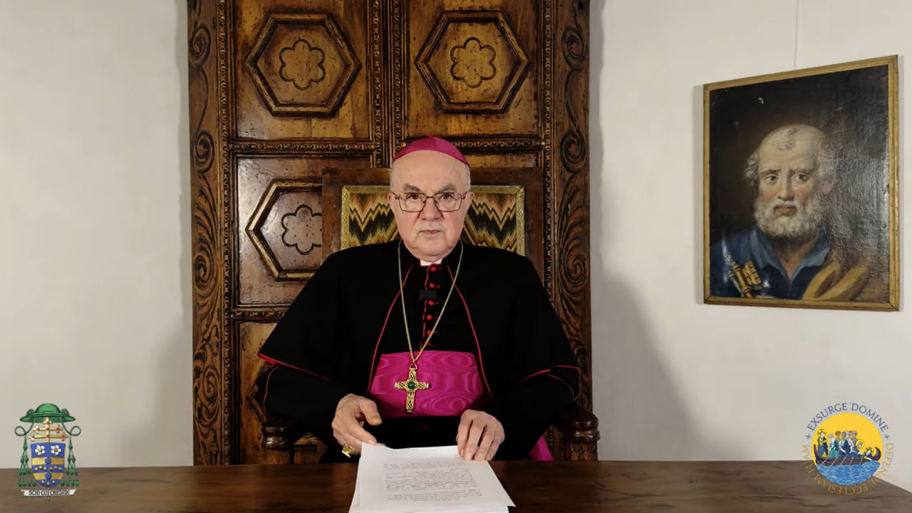 Mons. Viganò rivela la lettera scritta al Papa: "La Chiesa è in uno stato disastroso, continua il golpe conciliare che l'ha allineata ai disegni della Massoneria"