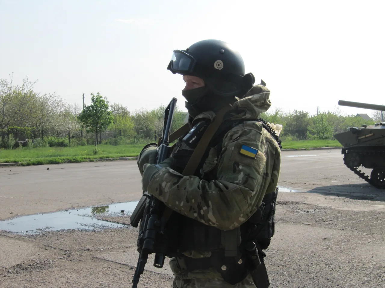 3Kramatorsk, militare delle Forze Armate ucraine, 3 MAG 2014 © Eliseo Bertolasi