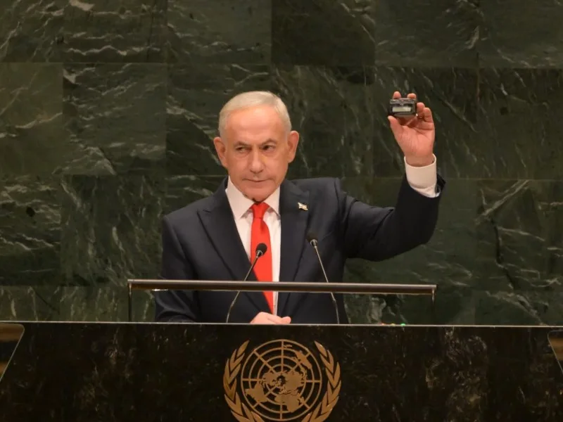 Netanyahu sulla balaustra all'ONU: "Accusare Israele di genocidio è la più grande menzogna del secolo"
